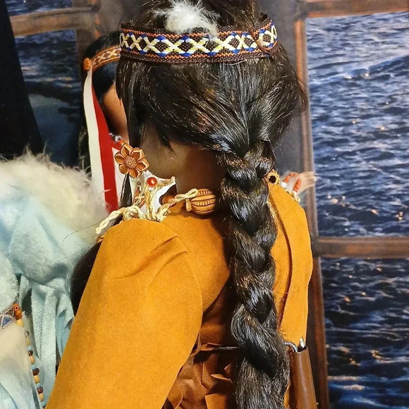 AMERICA INDIAN TRADITIONAL Heritage collectable porcelain doll 15" high/wstand - Picture 8 of 11